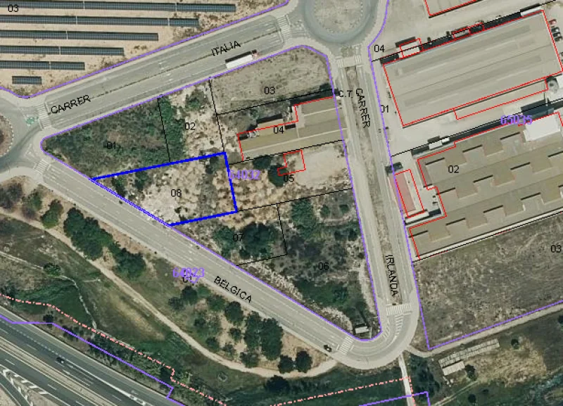 Parcela industrial urbana cerca de Valencia