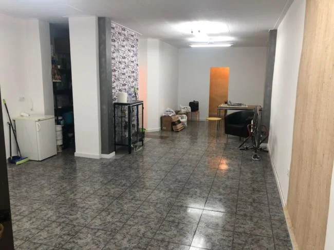 Amplio local comercial en Mollet