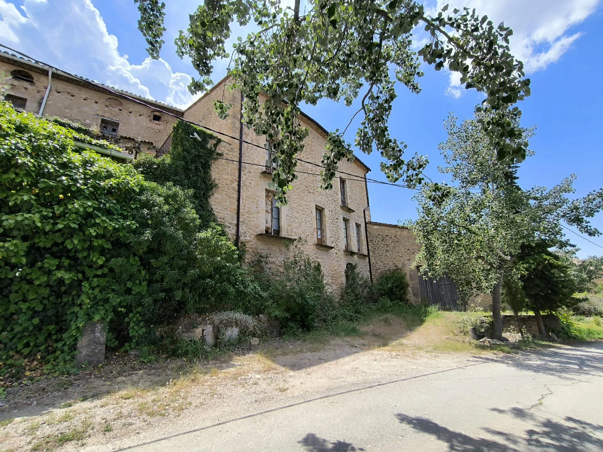 Gran casa histórica con potencial de reconversión