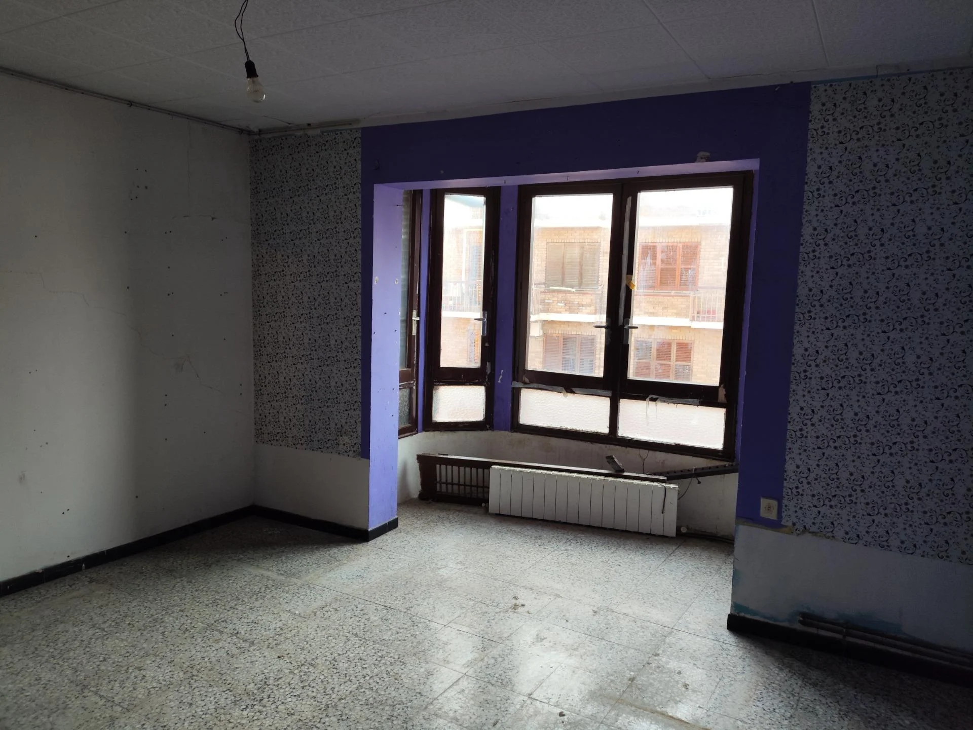 Piso para reformar en Capella, cuatro habitaciones