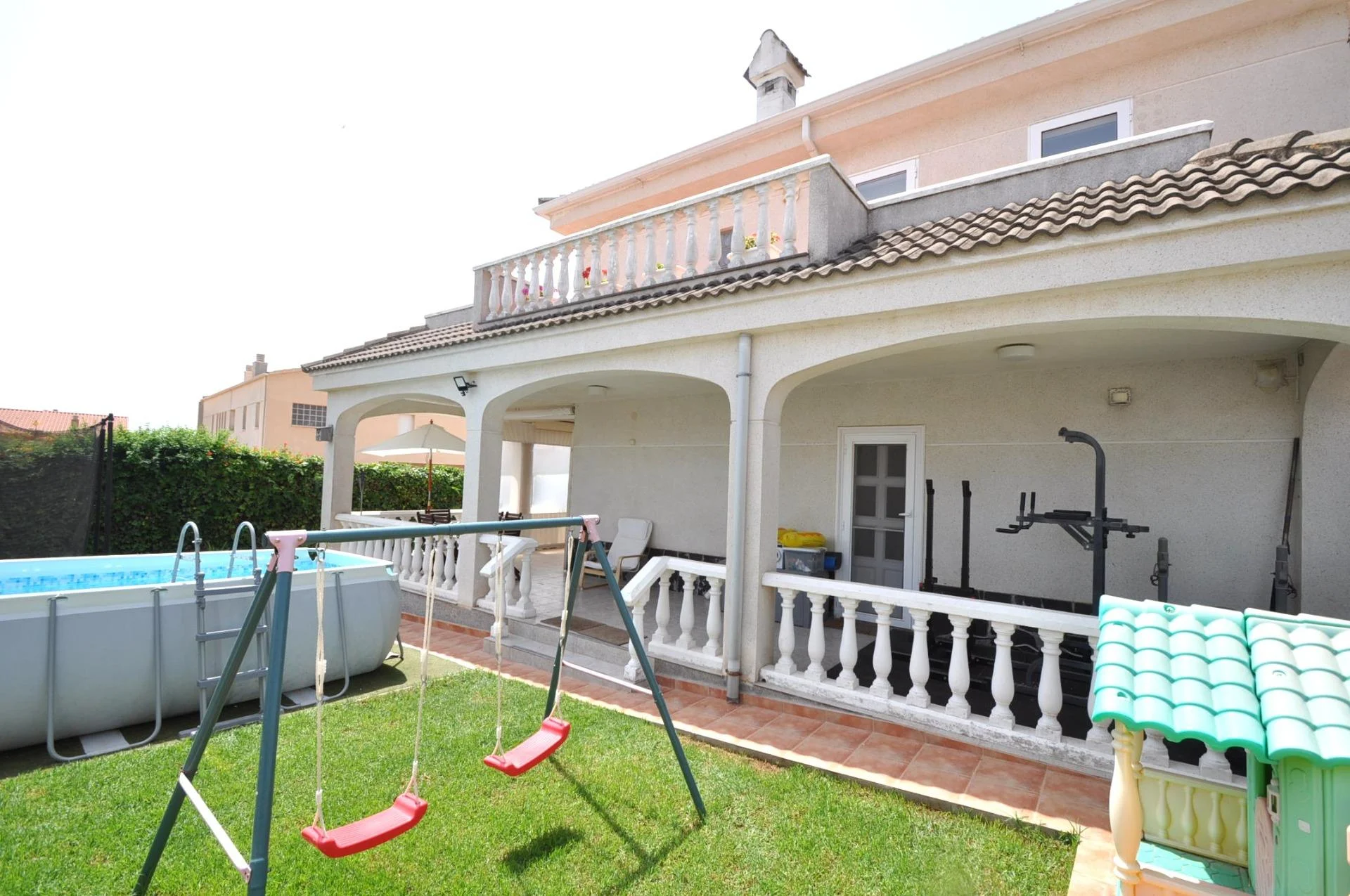 Chalet cerca del mar con cinco dormitorios