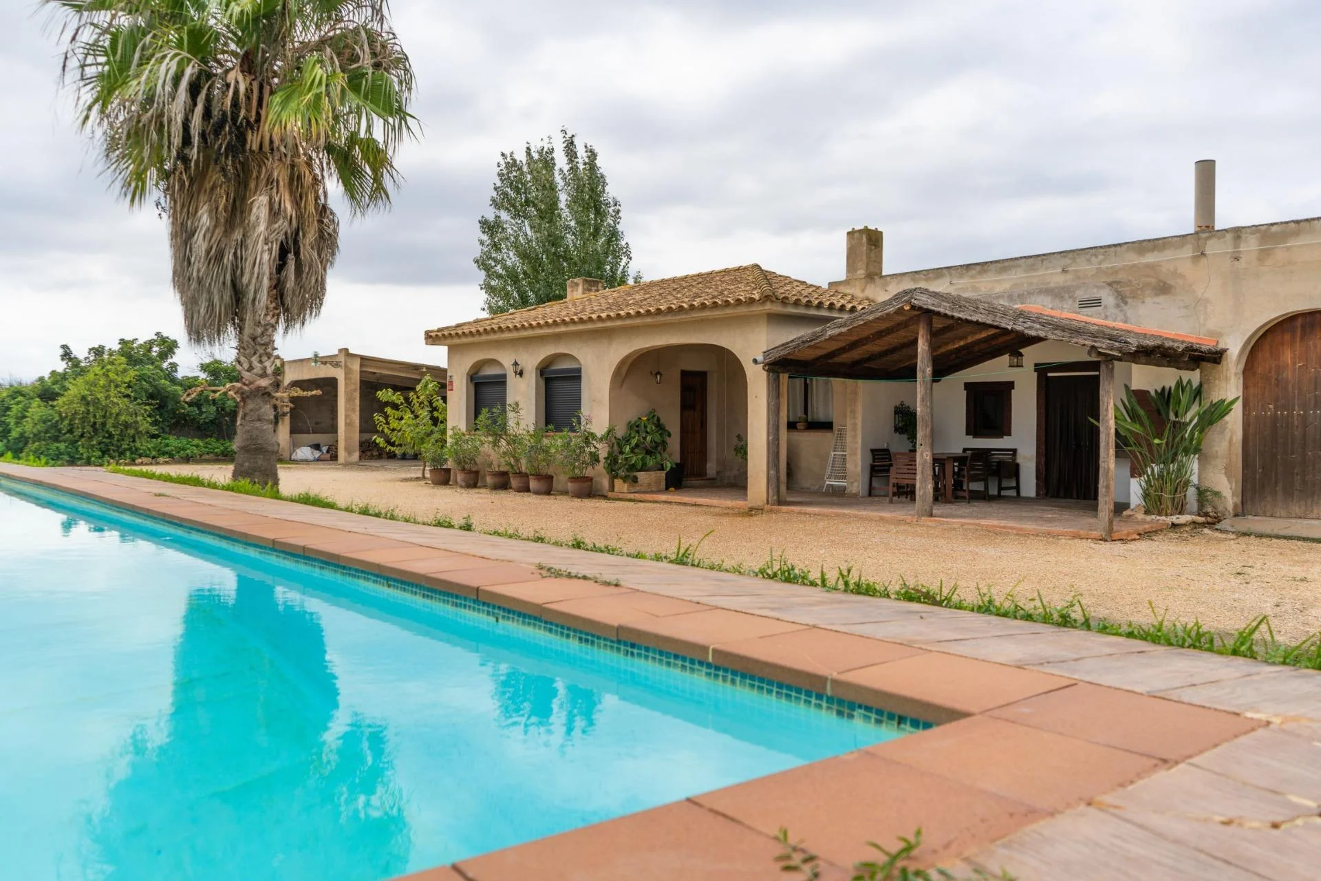 Finca rústica cerca de Deltebre con piscina