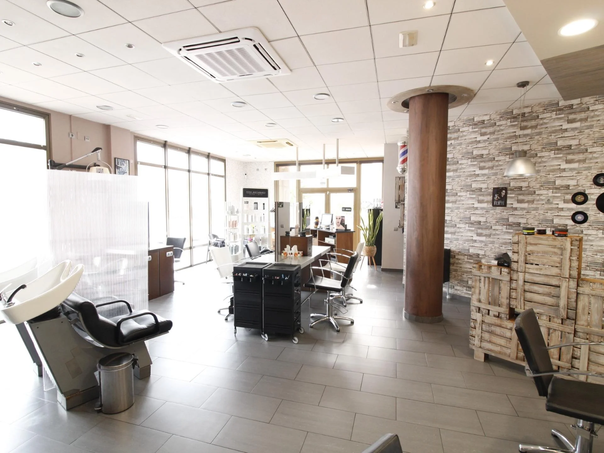 Local comercial céntrico cerca del paseo marítimo