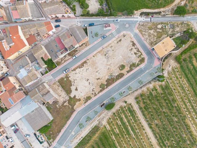 Parcela de terreno en Benissanet