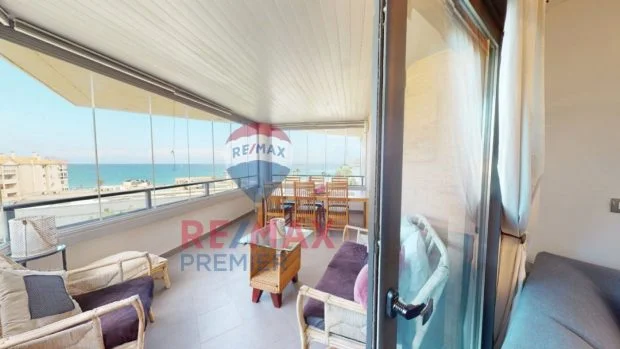 Seafront Albir penthouse in investment package