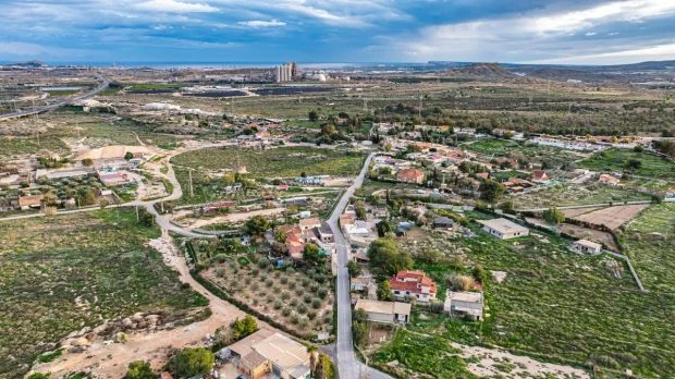Rural house with productive 3,030 m² plot