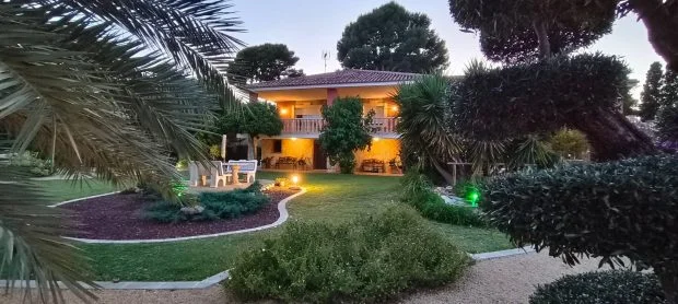 Amplio chalet con piscina privada
