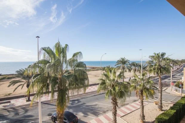 Seafront villa with five bedrooms