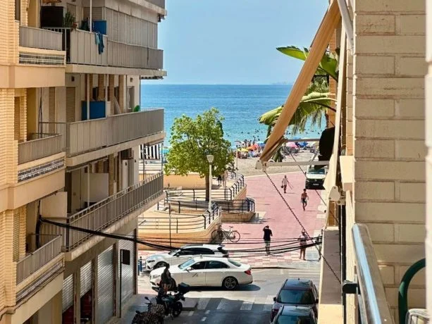 Piso con vistas al mar junto a Levante
