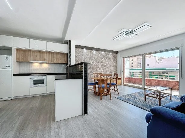 Apartamento reformado en Torrevieja, tres dormitorios