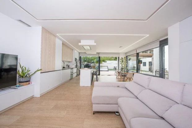 Villa nueva en Castalla con piscina privada