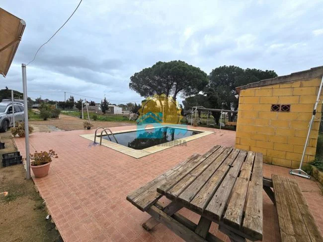 Casa rural con piscina privada en Gibraleón