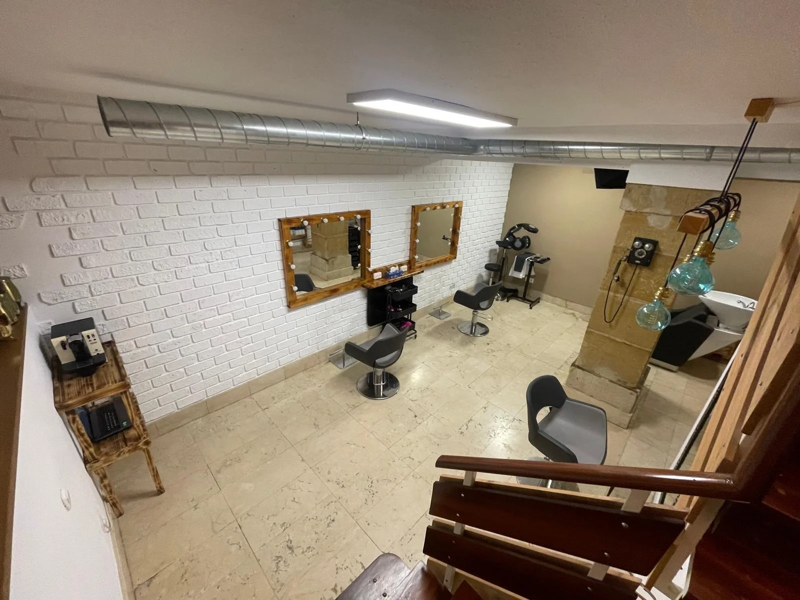 Local comercial doble con inquilinos en el centro