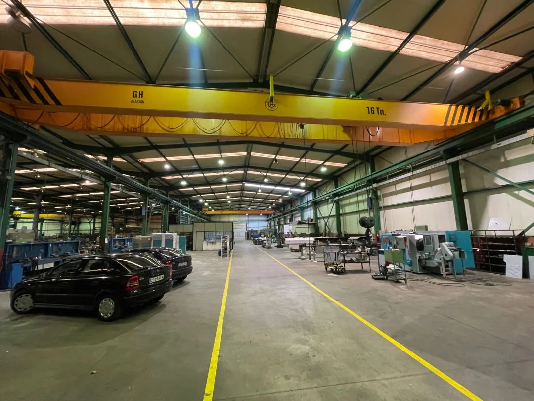 Itziar industrial facility, 9,072 m², 80 spaces