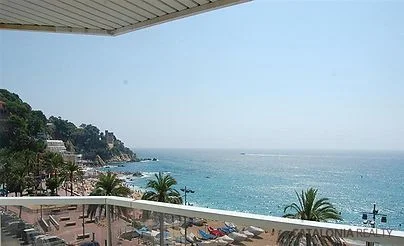 Apartamento frente al mar con cuatro dormitorios