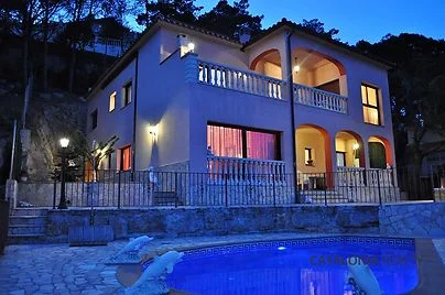 Two-level sea-view house, six bedrooms