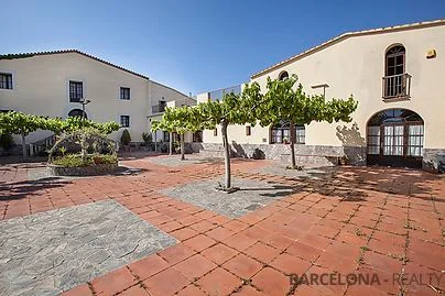 Masía rehabilitada con potencial edificable