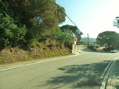 Residential plot in Los Pinares, 869 m²