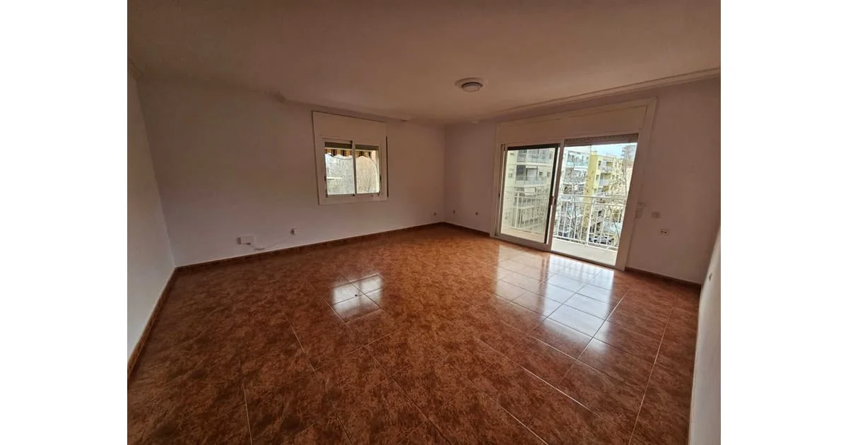 Spacious central flat with four bedrooms