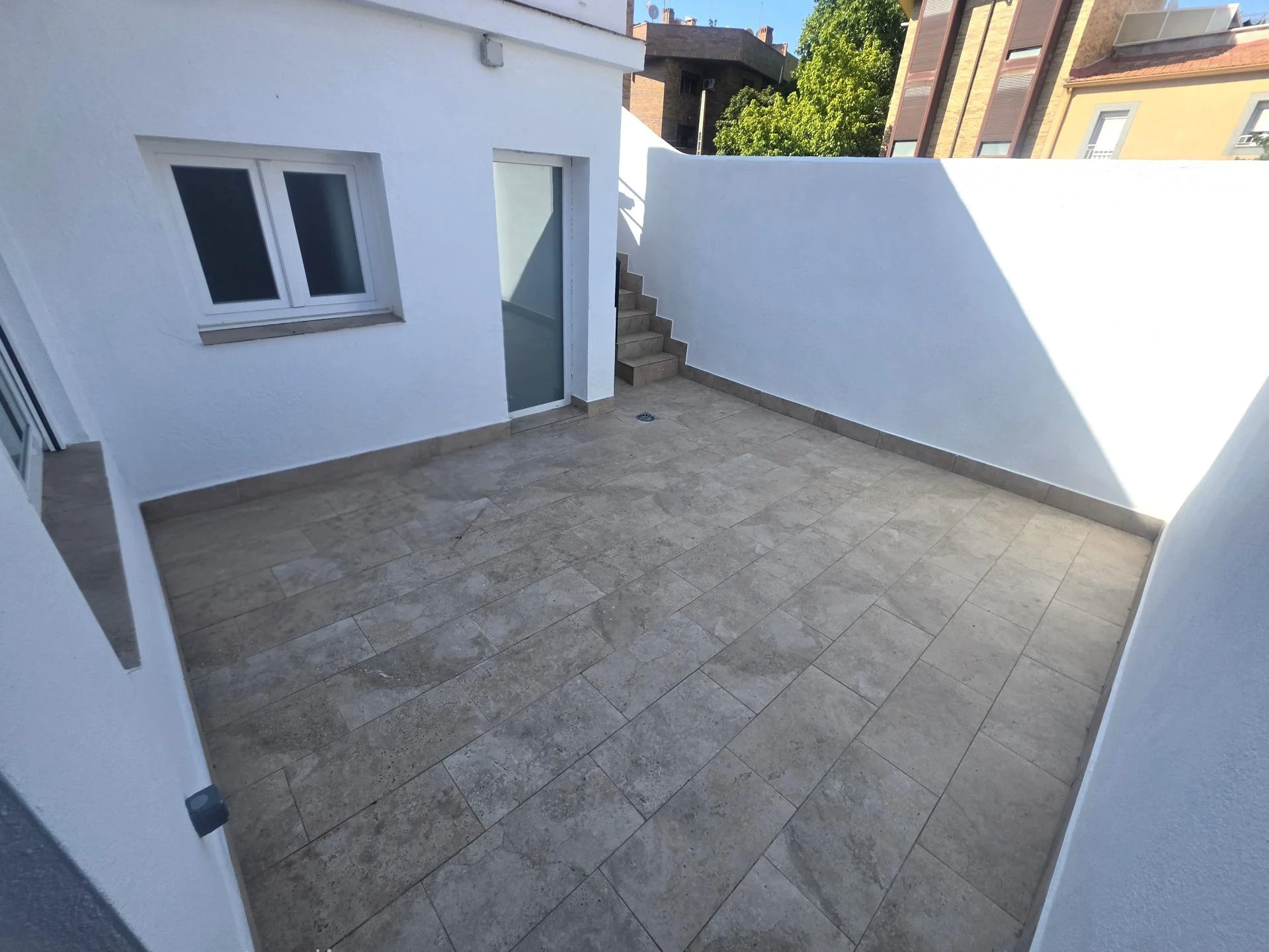 Reformed Pinto house with outdoor space