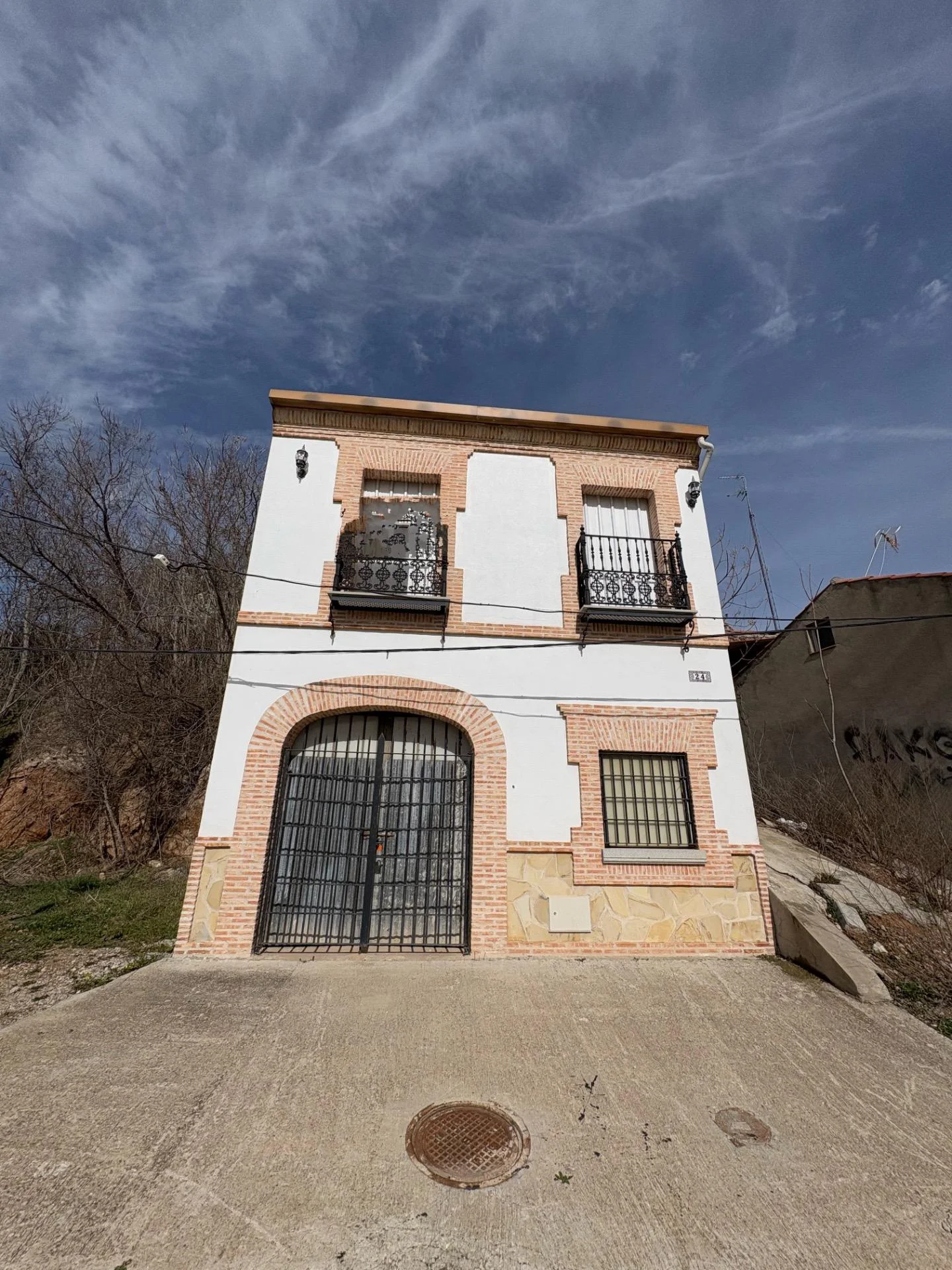 Casa en Aranzueque con potencial residencial