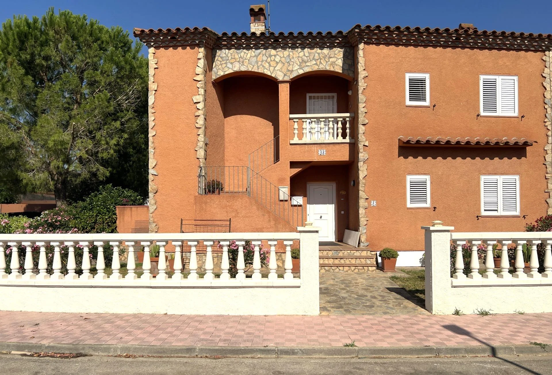 Exterior flat near Roses beaches