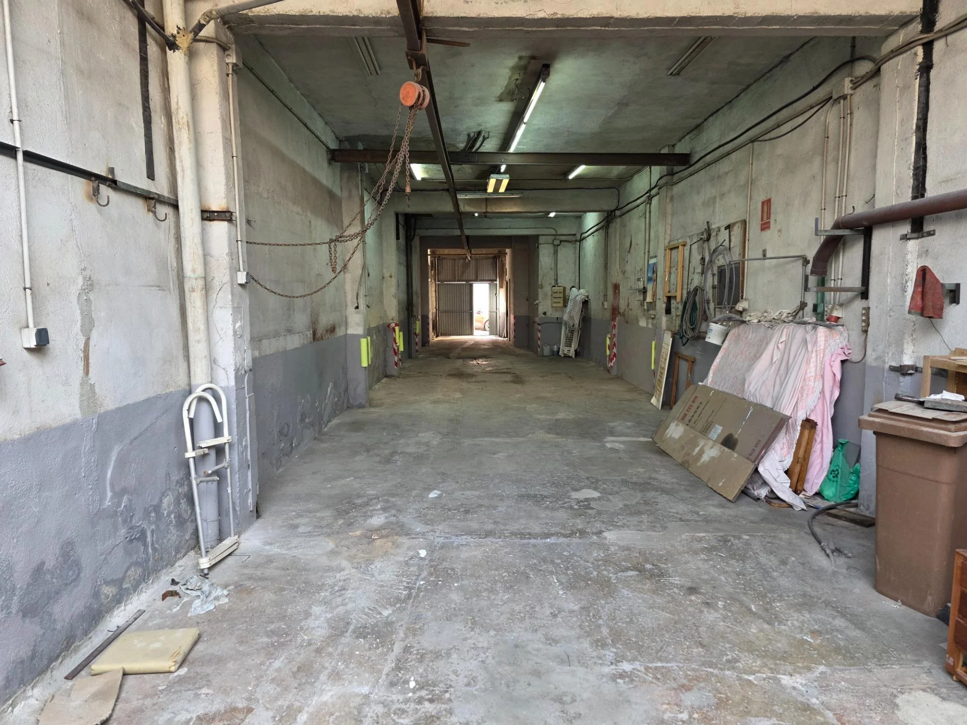 Central Inca garage warehouse, 90 m²
