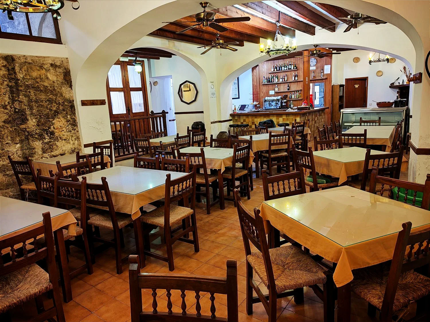 Historic Sineu building with conversion potential