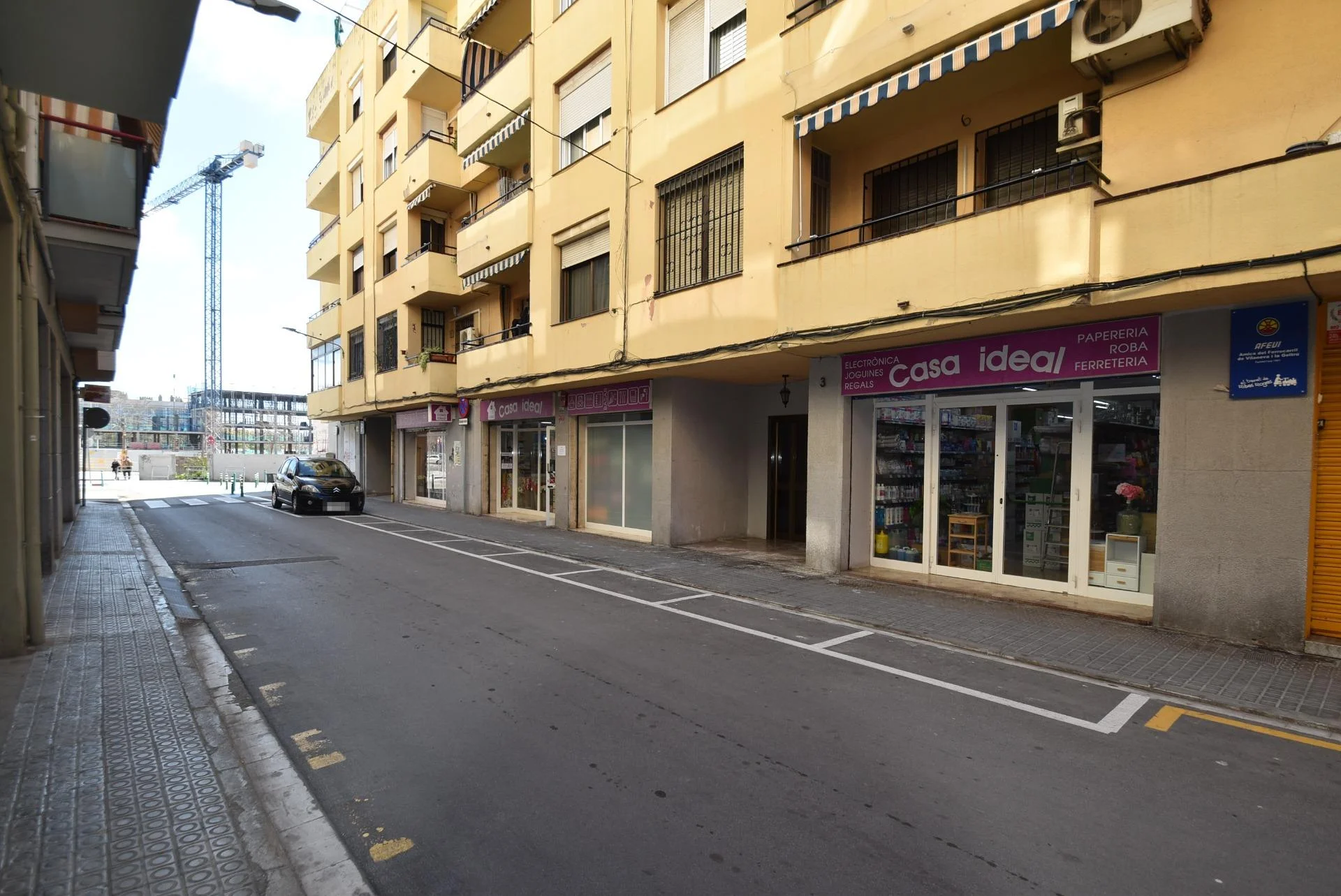 Local comercial alquilado en Serra, 485 m²