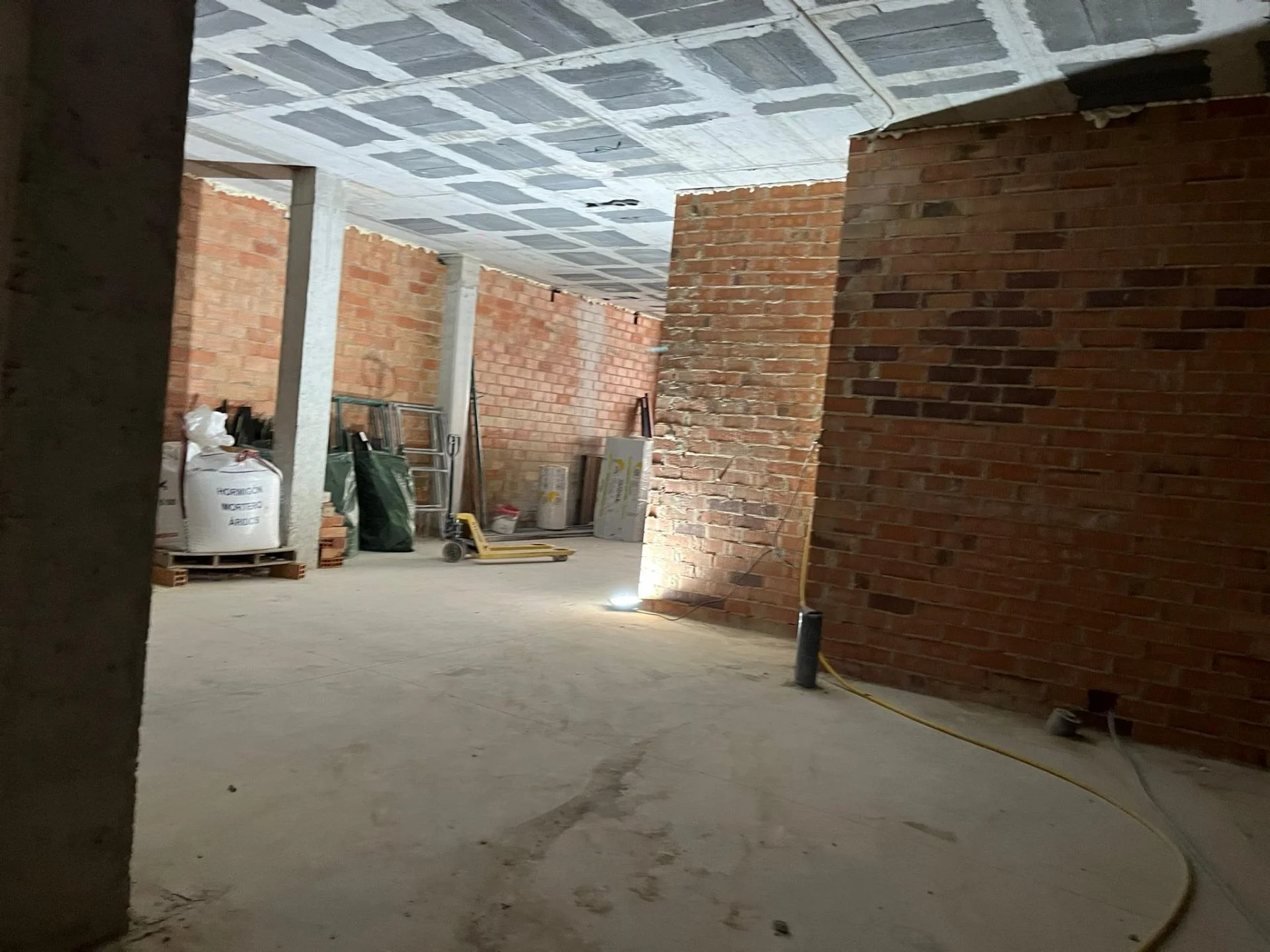 New-build Rambla commercial unit, 218 m²