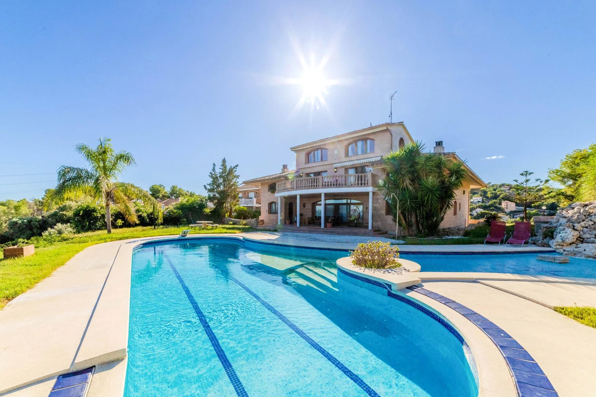 Villa en plena naturaleza en Cubelles, 898 m²
