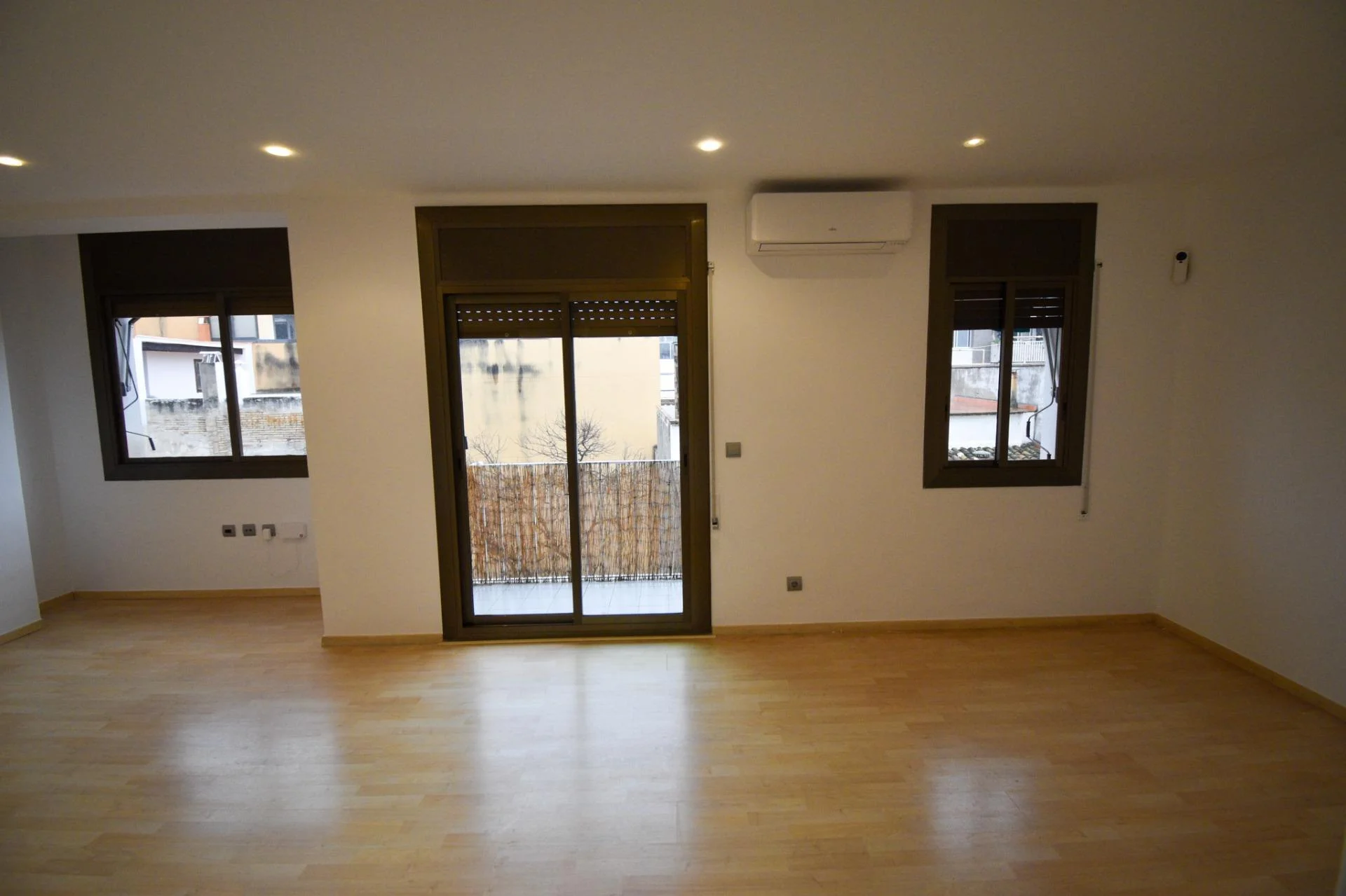 Piso céntrico alquilado de tres habitaciones