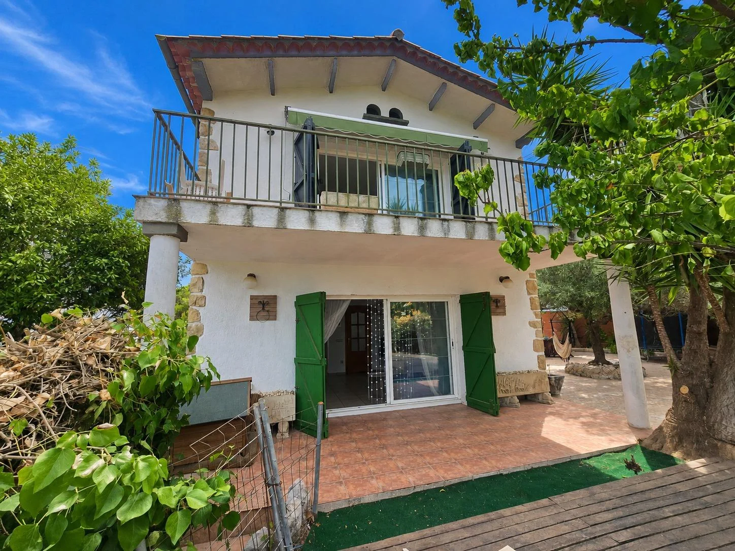 Casa de cinco habitaciones con jardín en Canyelles