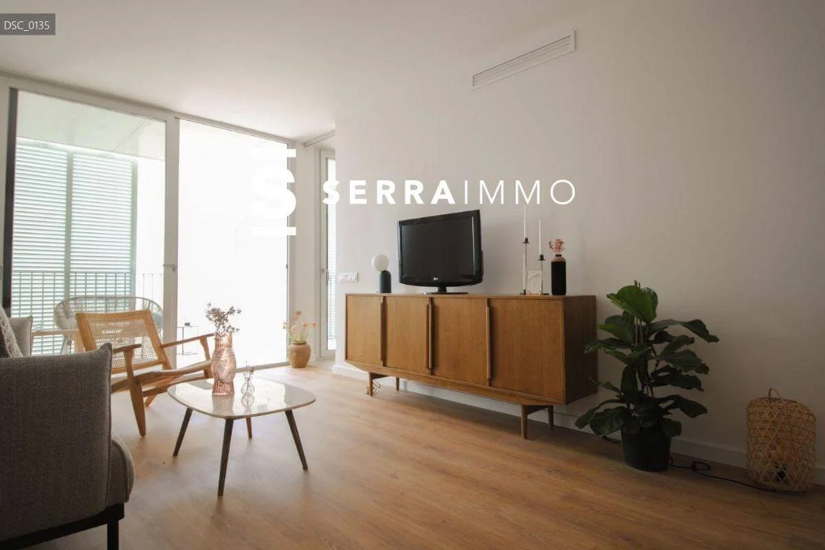Piso nuevo de tres habitaciones con piscina