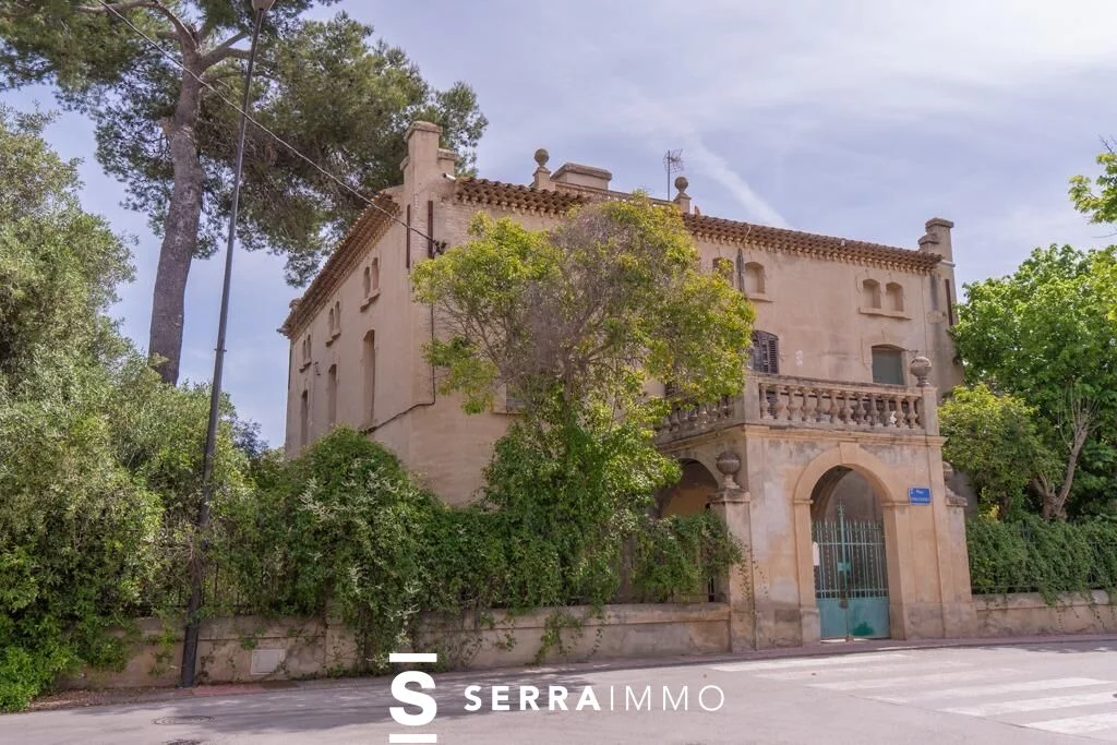 Casa histórica con ocho habitaciones