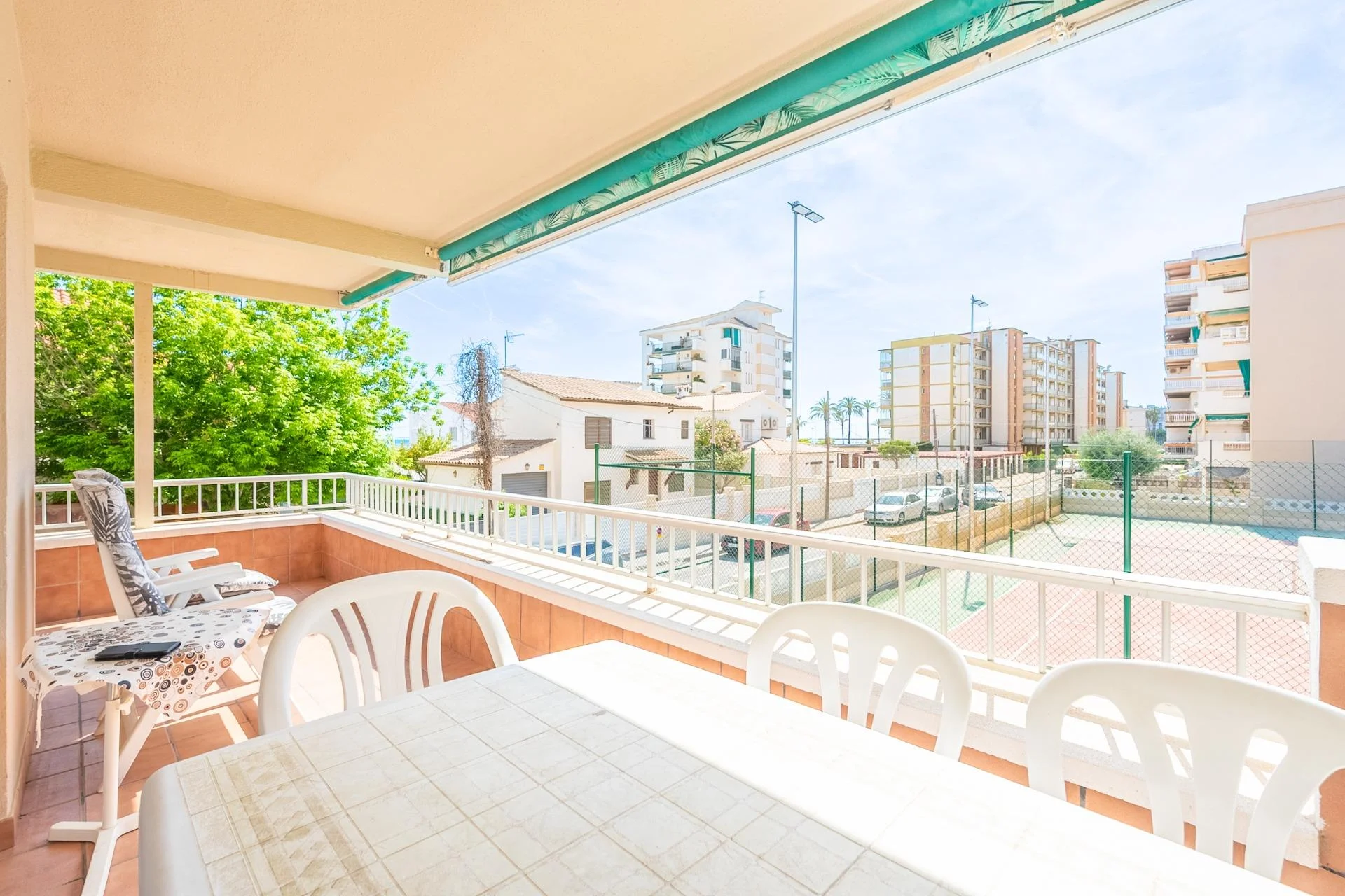 Four-bedroom flat near Cunit beach