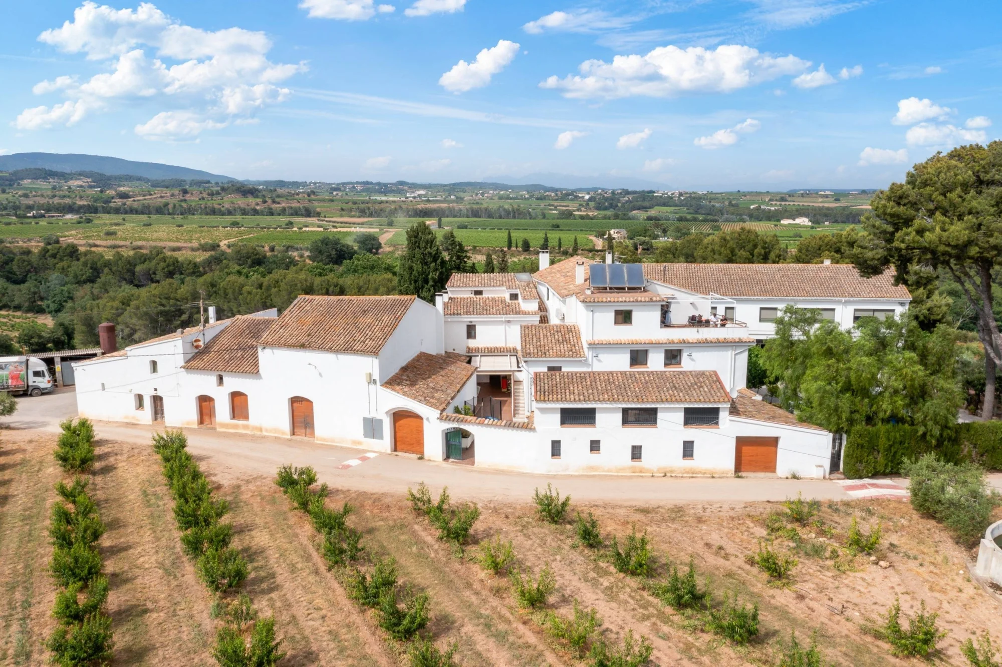 Finca de 32 hectáreas con nueve viviendas