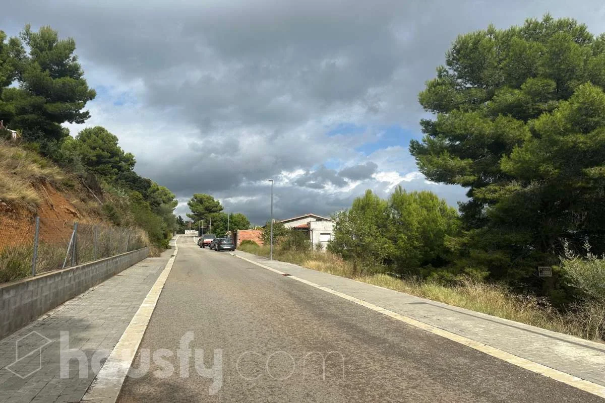 Parcela residencial de 1.331 m² en Torrelles