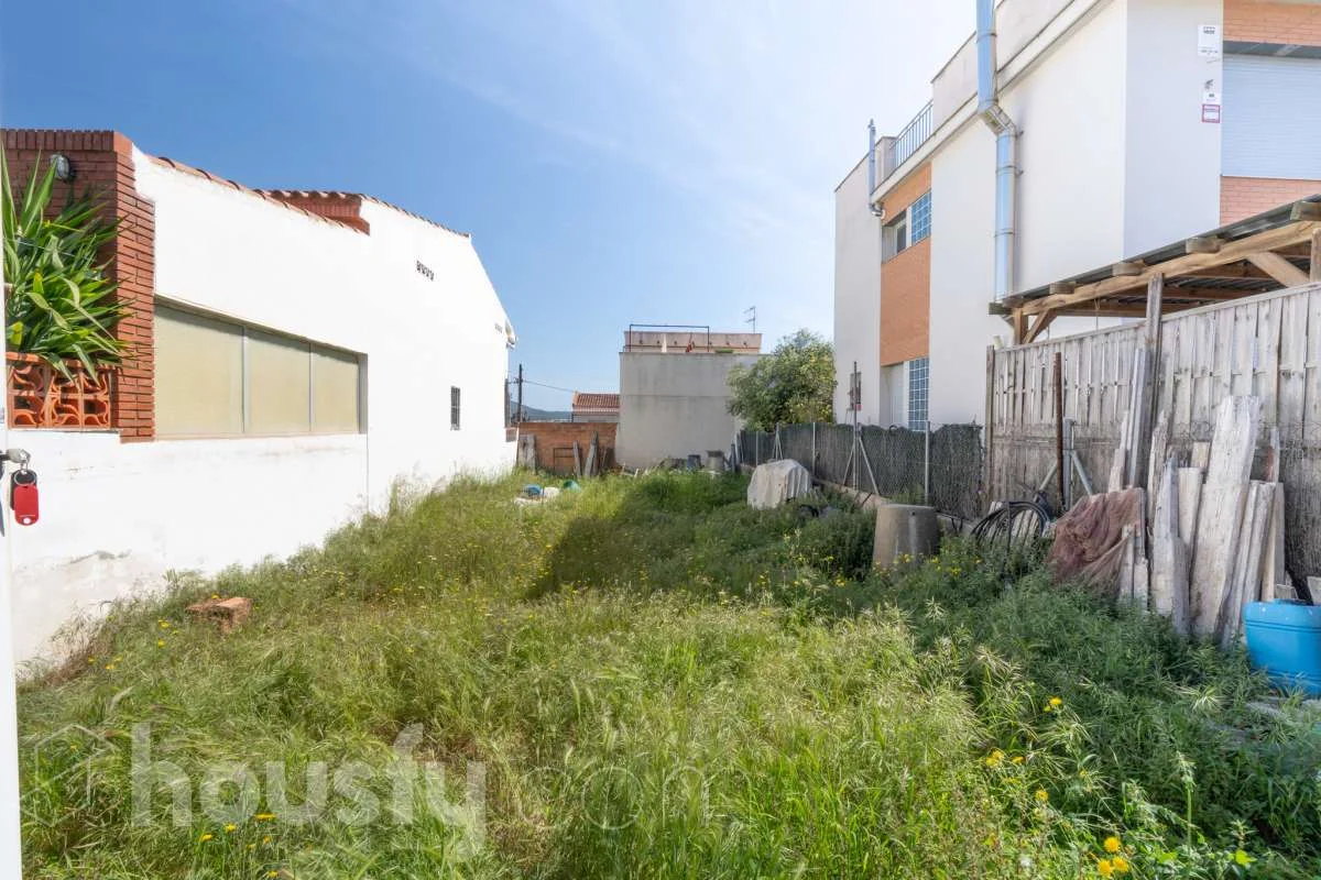 Solar urbano en La Collada, 132 m²