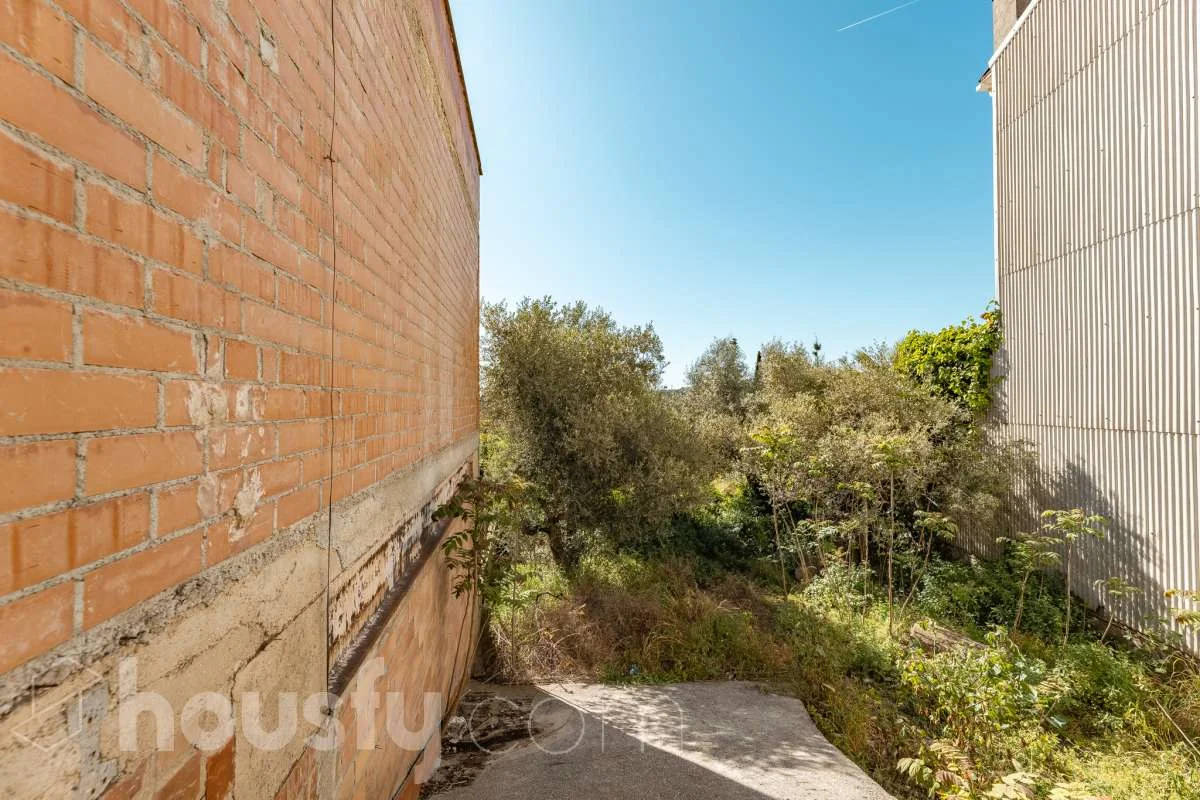Solar urbano en el centro, 217 m²