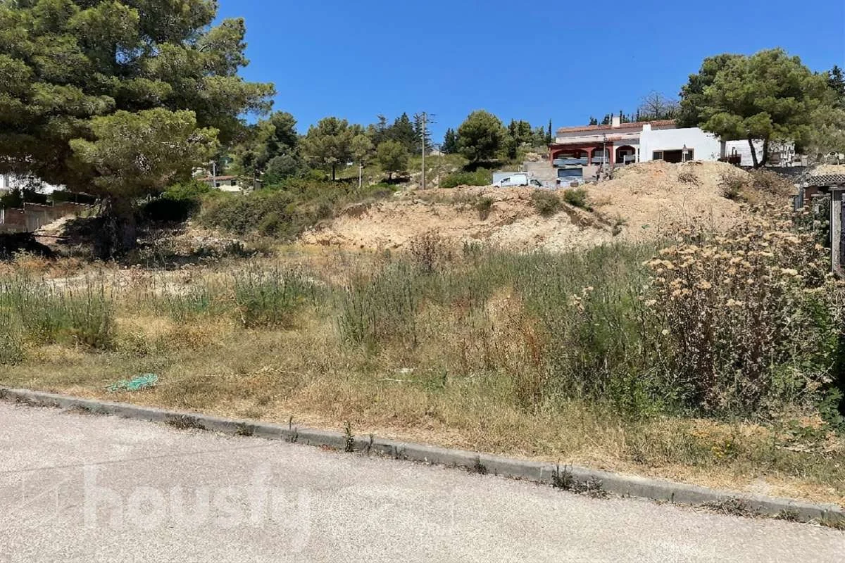 Parcela urbana en Canyelles, 585 m²