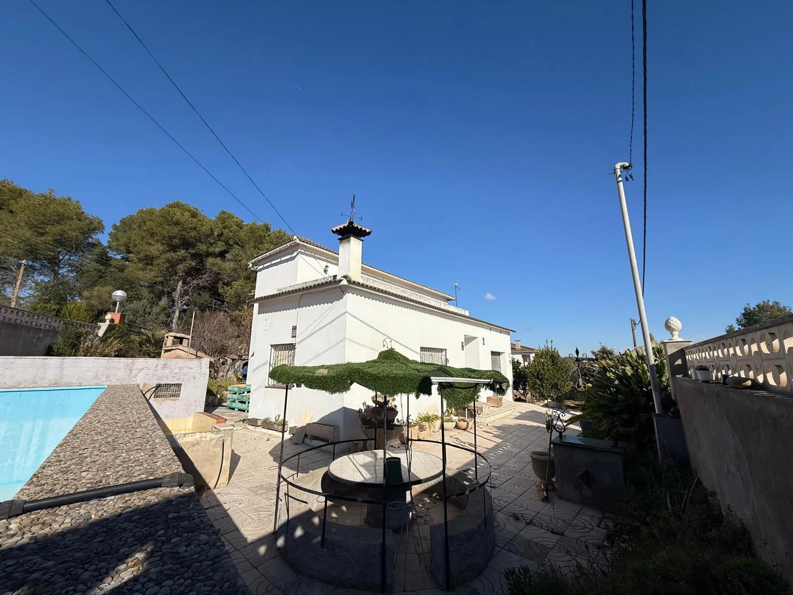 Casa de seis habitaciones en parcela de 860 m²