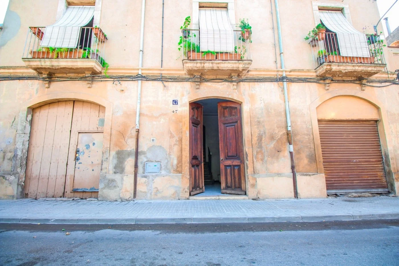 Central Vilafranca building, 492 m² potential
