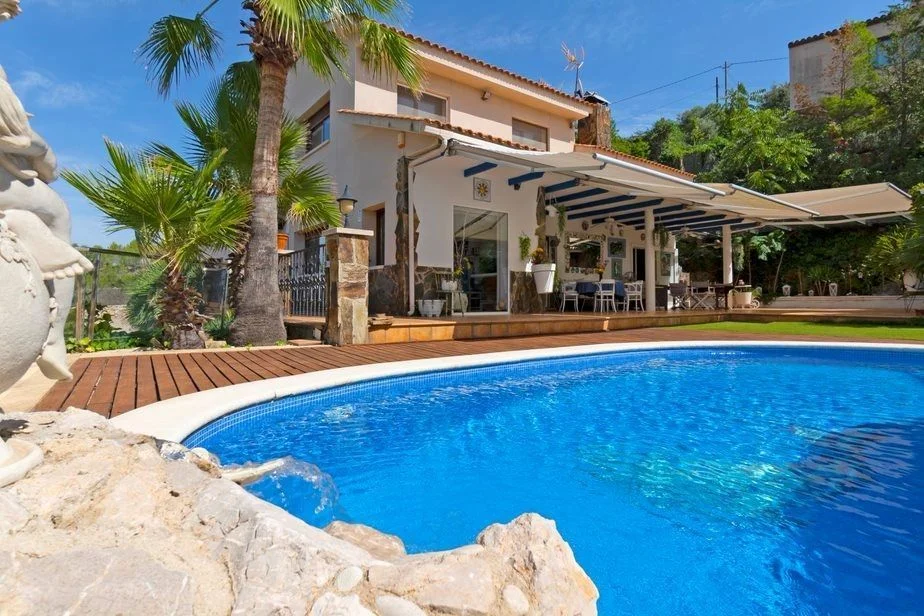 Garraf house with 2,122 m² plot