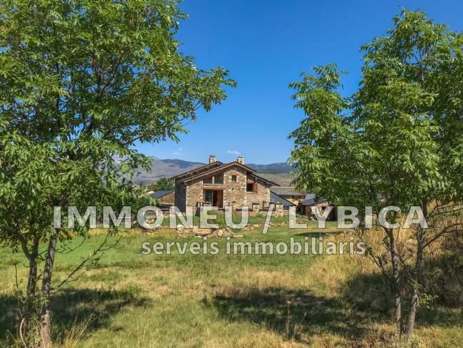 Casa amplia en Saillagouse con terreno anexo