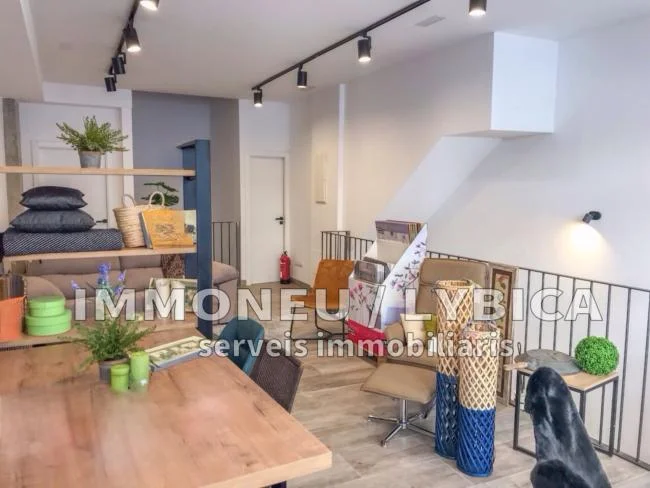 Local céntrico de 369 m²