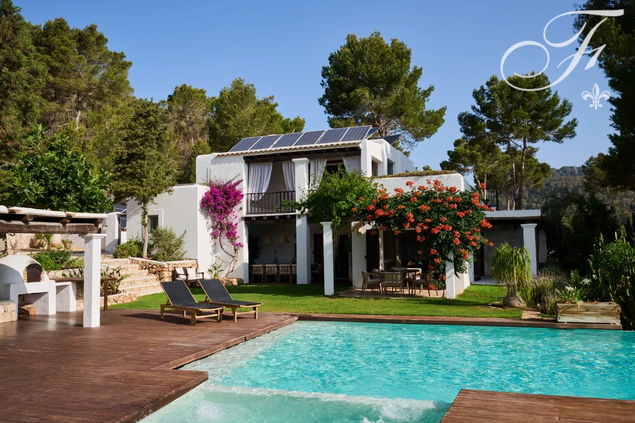 Villa de lujo en Ibiza con siete dormitorios