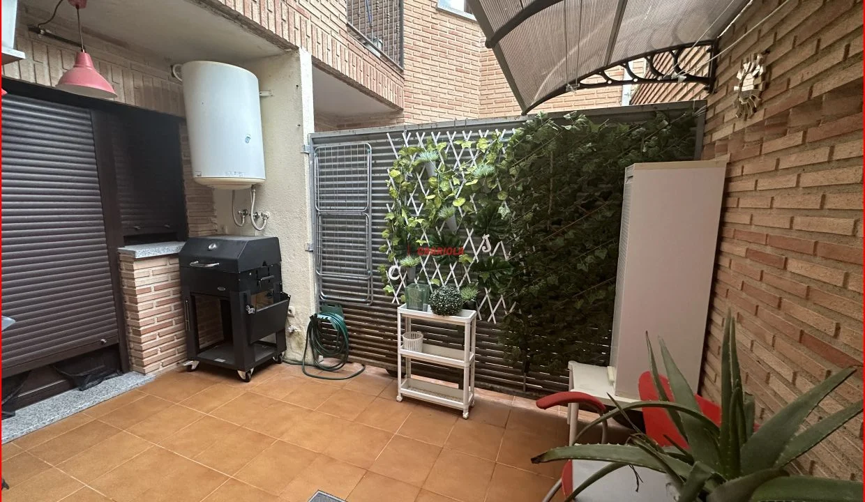 Piso en planta baja con patio