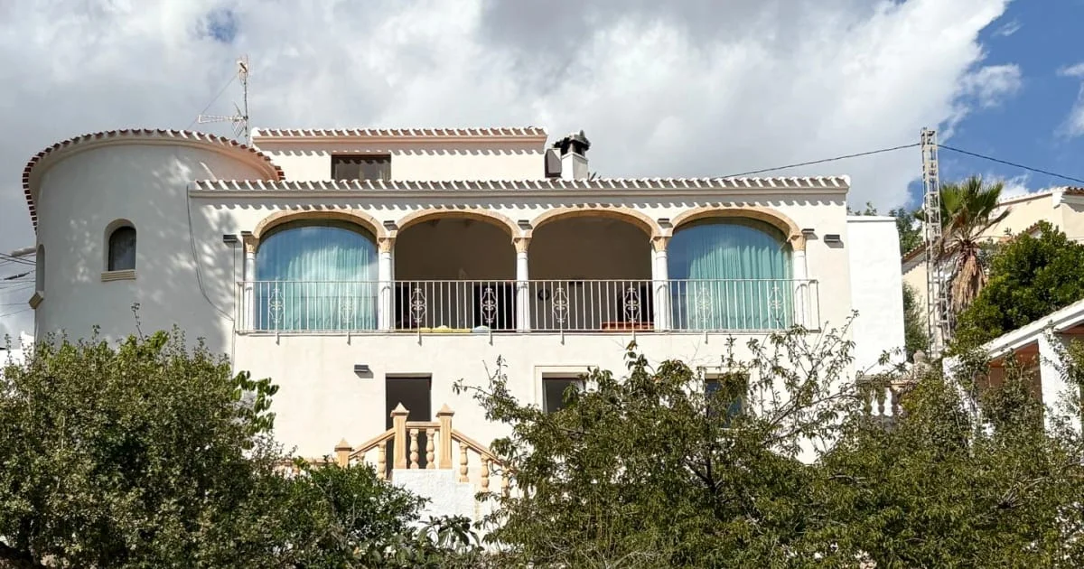 Pinosol villa with 807 m² plot