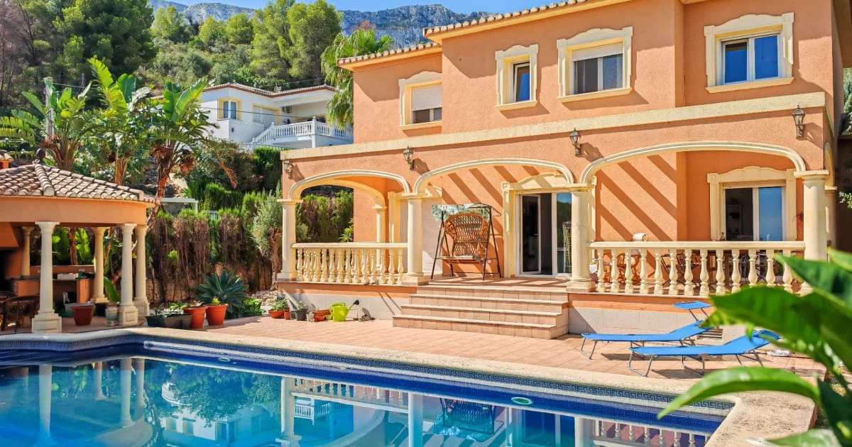 Villa cerca del Montgó con gran parcela